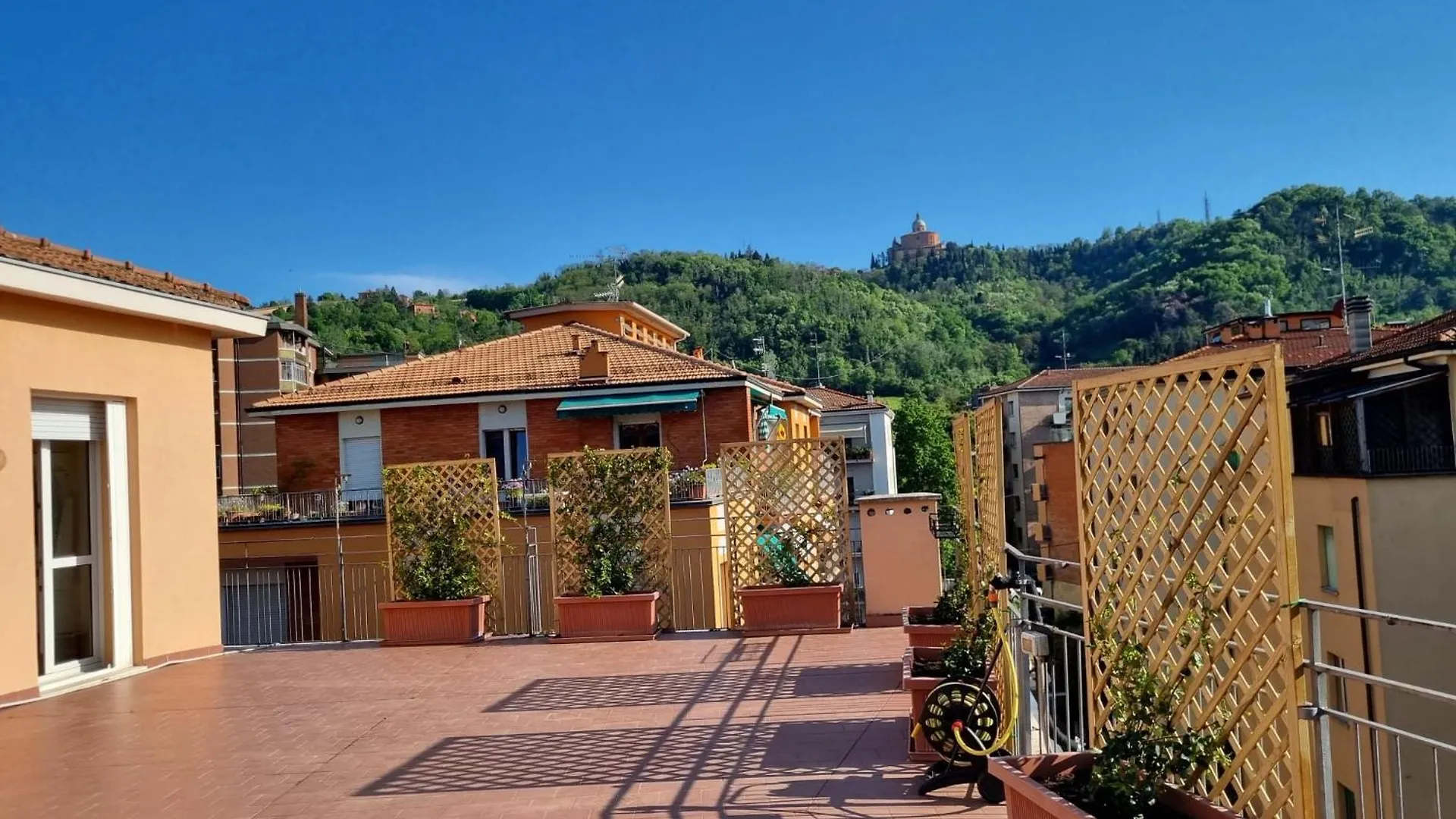 Attico Vista San Luca location